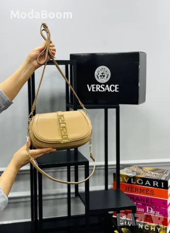 Versace дамски чанти Различни цветове , снимка 2 - Чанти - 48459025