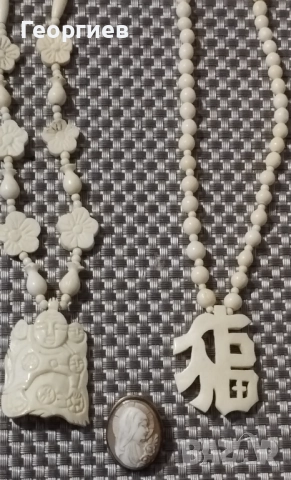 Гердани с медальон от слонова кост, Брошка,медальон слонова кост.