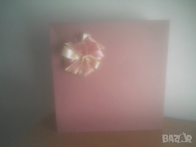 Подаръчна кутия картон, снимка 1 - Романтични подаръци - 38489301
