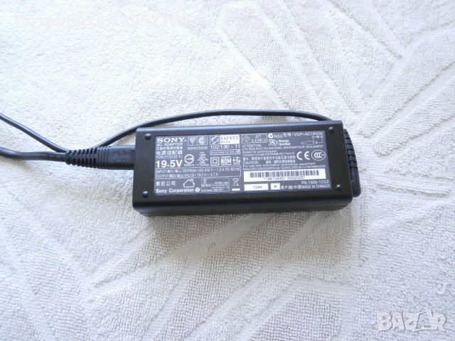 Оригинално зарядно за лаптоп Sony