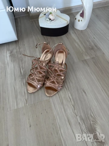 Дамски сандали