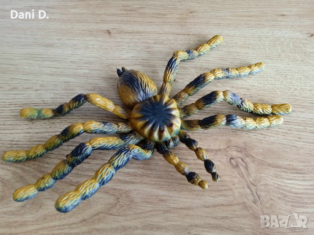 реалистична силиконова тарантула от Холандия