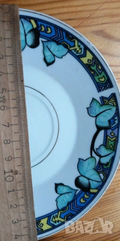 Шест порцеланови чинийки с диаметър 15см, снимка 7 - Сервизи - 53394486