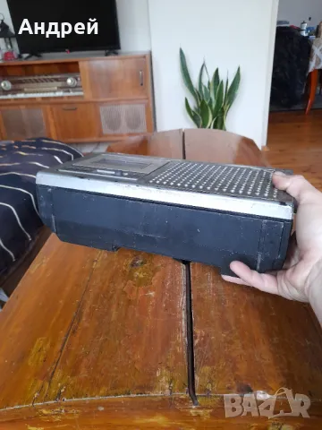 Стар радиокасетофон Hitachi, снимка 6 - Други ценни предмети - 49010961