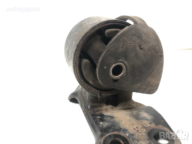 Тампон двигател Mitsubishi Carisma 1.8 GDI 2001г