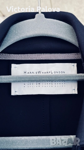 Луксозен тренч - quiet luxury дизайн , Италия, снимка 13 - Палта, манта - 53058712