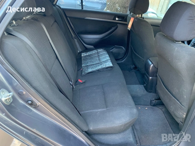 Тойота Avensis 2.0 комби , снимка 6 - Автомобили и джипове - 53597581