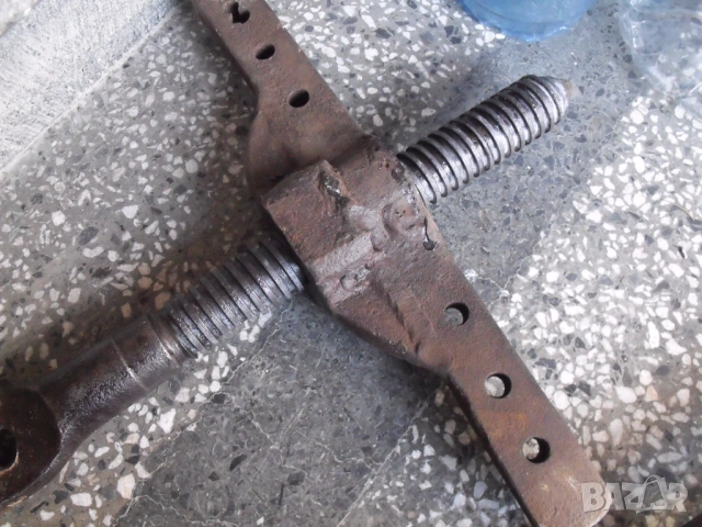 Винт с рамо, част от стяга или крик., снимка 3 - Стяги - 52127756