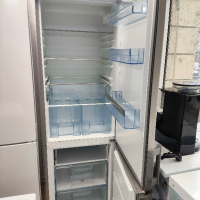 иноксов хладилник с отделен фризер , снимка 4 - Хладилници - 44843441