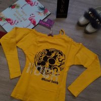 Нова блузка с голо рамо в жълт цвят на намаление, снимка 1 - Блузи с дълъг ръкав и пуловери - 27151851