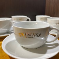 Twinings of London чаши за чай с чинийки, снимка 1 - Сервизи - 39706103