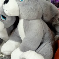 Детска играчка Плюшено куче, седнало в сиво бяло с папийонка на сини точки, 50 см, снимка 2 - Плюшени играчки - 43958799