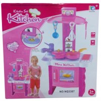 Детска кухня със светеща фурна