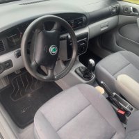 Оригинални мокетни стелки за Skoda Octavia 1U5, снимка 5 - Аксесоари и консумативи - 40000693