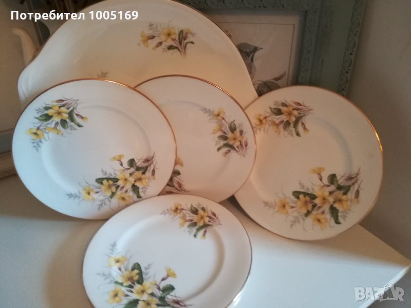 Английски костен порцелан Royal Albert-десертен сервиз.Плато и 6десертни чинии (16см), снимка 1