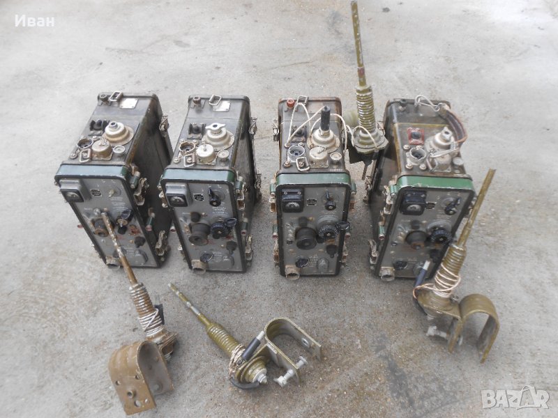 Радиостанция Р-105 М + Антена / СССР - военна - армейска / , снимка 1