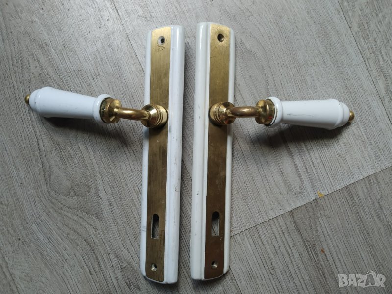 стари месингови дръжки за врата с шилд-комлект, снимка 1