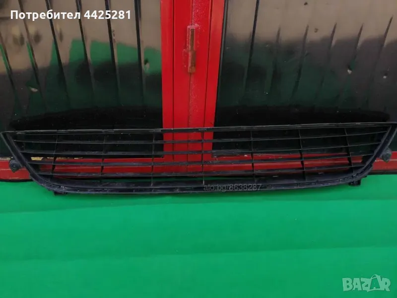 решетка в пр. броня Dacia Dokker след 2012г. #038v, снимка 1