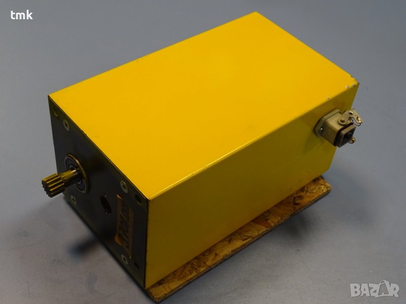Мотор-редуктор за телоподаващо устройство ESAB 12V, снимка 1