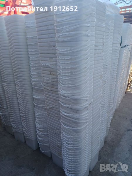 Продава бели кутии от сирене-8кг.измити и здрави. с херметически капаци затварящи се., снимка 1