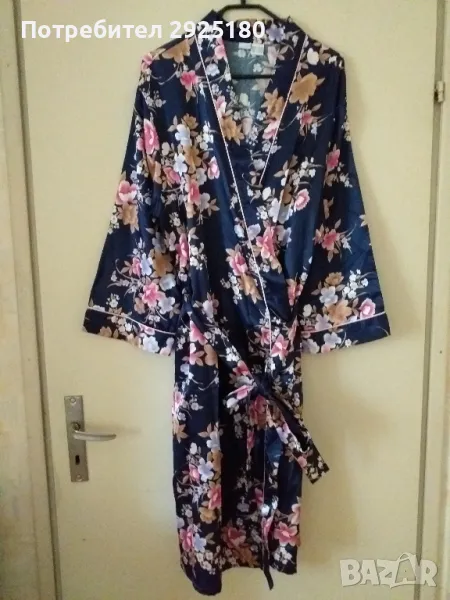 Сатениран халат Simone L, снимка 1