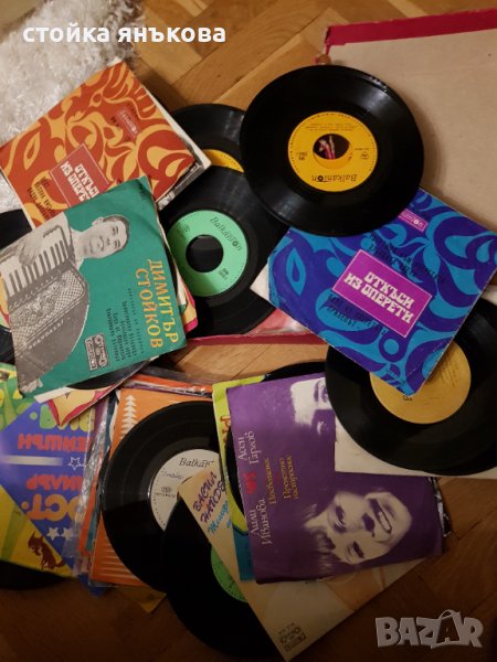 Продавам малки грамофонни плочи бг,оперети,детски песни и приказки, снимка 1