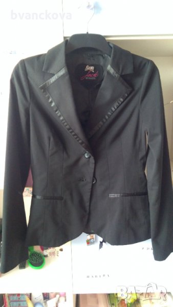 Черно сако със сатен на ревера, снимка 1