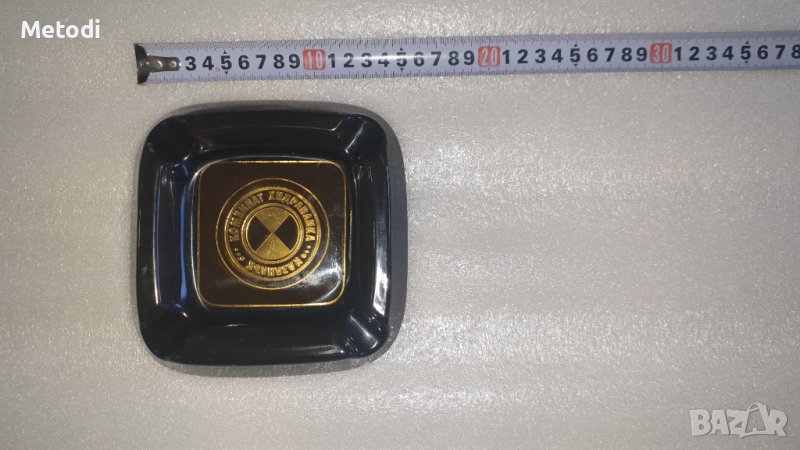 Стар но неупотребяван стъклен пепелник., снимка 1