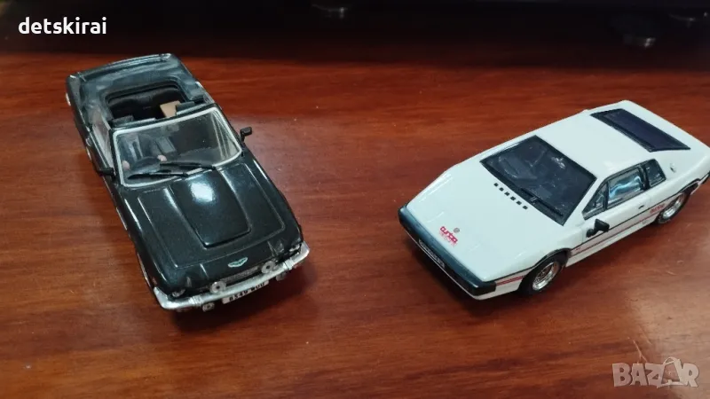 2коли от поредицата Джеймс Бонд 1:43, снимка 1