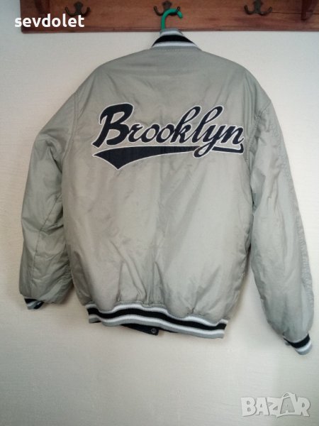 Продавам спортно дамско яке с две лица, снимка 1