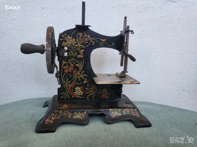 Антикварна детска шевна машина Germany , снимка 1