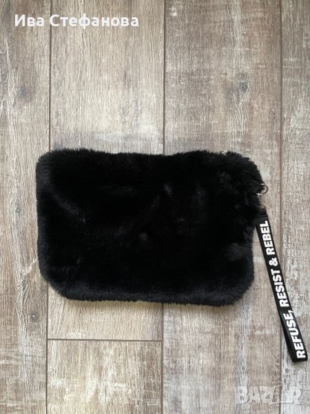 Нов рошав черен клъч чанта Bershka, снимка 1