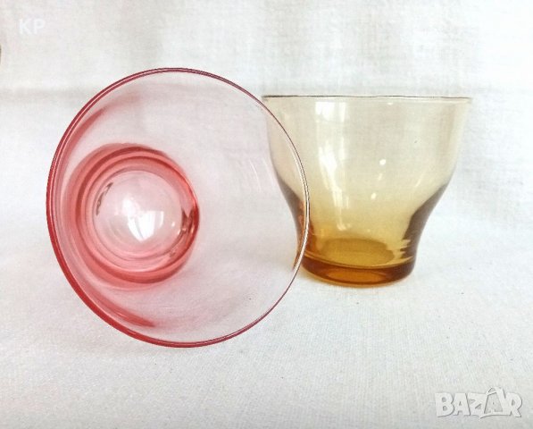 Ретро чашки от цветно стъкло , снимка 4 - Антикварни и старинни предмети - 39813715