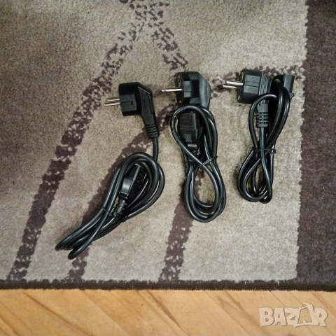 Продавам 3 захранващи кабела за монитор, снимка 1 - Кабели и адаптери - 48112481
