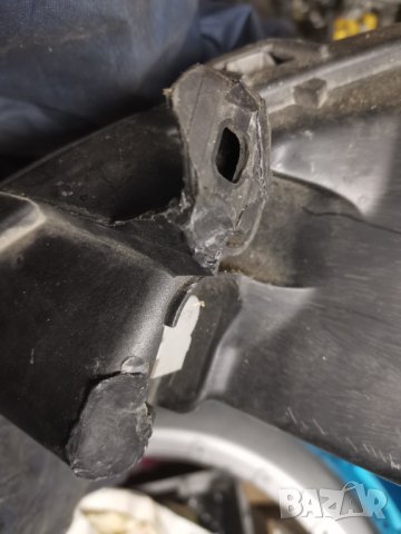 Десен фар Дачия Логан, снимка 6 - Части - 35381376