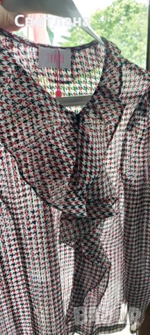 Ефирна блузка /риза/  S размер, елегантна и безупречно ушита, снимка 2 - Ризи - 44123778