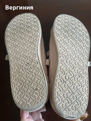 Кецове Tommy Hilfiger номер 40 , снимка 4 - Кецове - 52529697