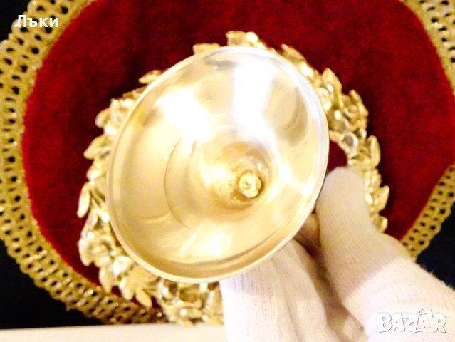 Бронзов свещник,релефни барокови орнаменти. , снимка 4 - Антикварни и старинни предмети - 52595471