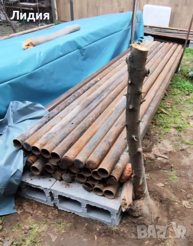 Метални тръби - 3 метра дължина , диаметър 60 мм. Цена 20 лв на брой