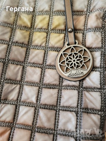 Дамска чанта , снимка 2 - Чанти - 37973472