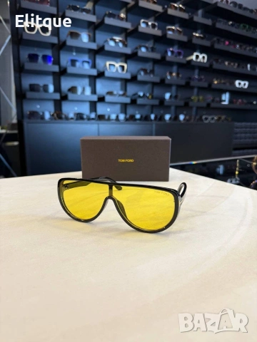 очила с черен обикновен калъф и ув защита tom ford celine prada Cartier , снимка 2 - Слънчеви и диоптрични очила - 53067950