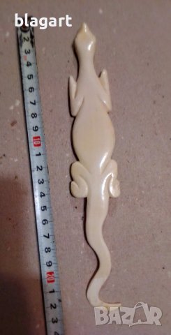 слонова кост-саламандър