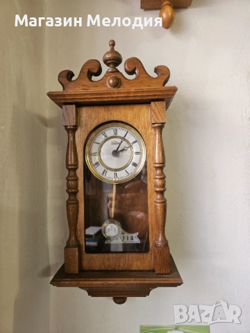 Немски стенен часовник Selva. Часовникът е в отлично визуално и техническо състояние, без забележки 