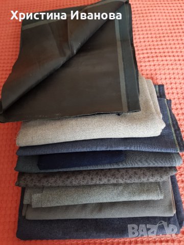 Продавам Платове от соца по 7лв парчето лв,поли ,блузи , плетени  шалове и кърпа з