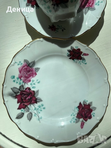 Haas & Czkek  Троен сет с нежен златен кант и релеф Винена и розова роза с ментови листенца , снимка 8 - Чаши - 51800629