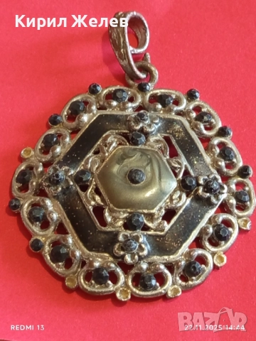 ВИНТИДЖ МЕДАЛЬОН ИНКРУСТИРАН с ЧЕРНИ КРИСТАЛИ ШЕСТОЪГЪЛНА ФОРМА 50716, снимка 8 - Колиета, медальони, синджири - 52502719