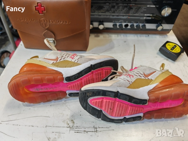 Дамски маратонки Nike Air Max 270/36 номер , снимка 9 - Маратонки - 51826466