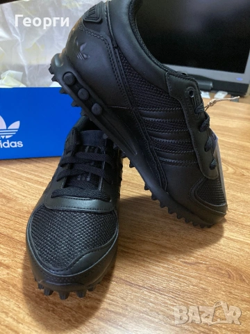 Оригинални маратонки Adidas, снимка 8 - Маратонки - 53371946