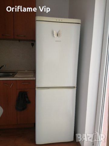 Хладилник с камера, снимка 1 - Хладилници - 40424819