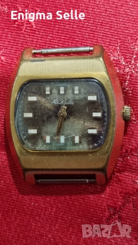 Съветски позлатен ръчен часовник Raketa